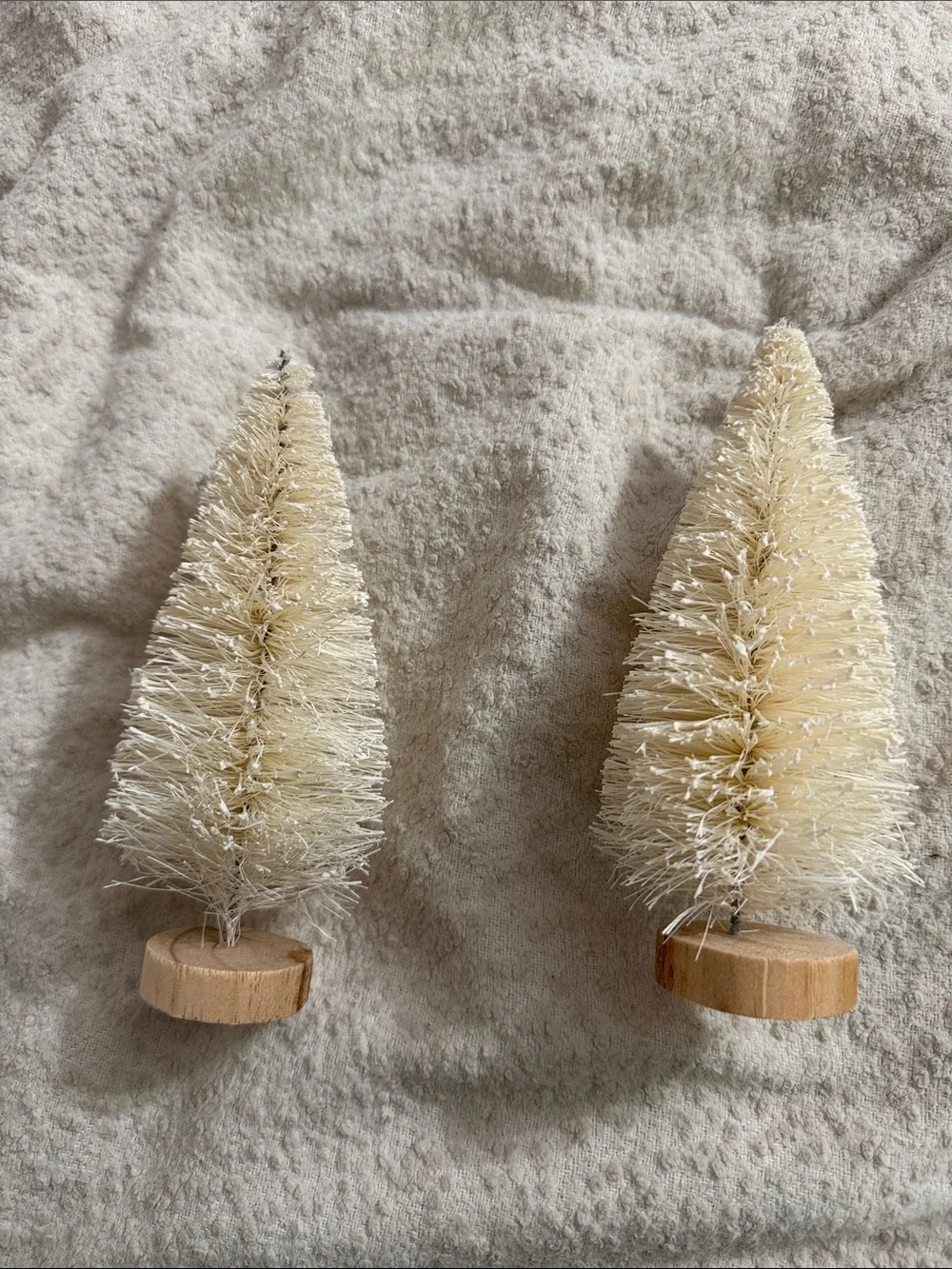 Bullseye Target 2024 White snow flocked coated small Christmas tree decor